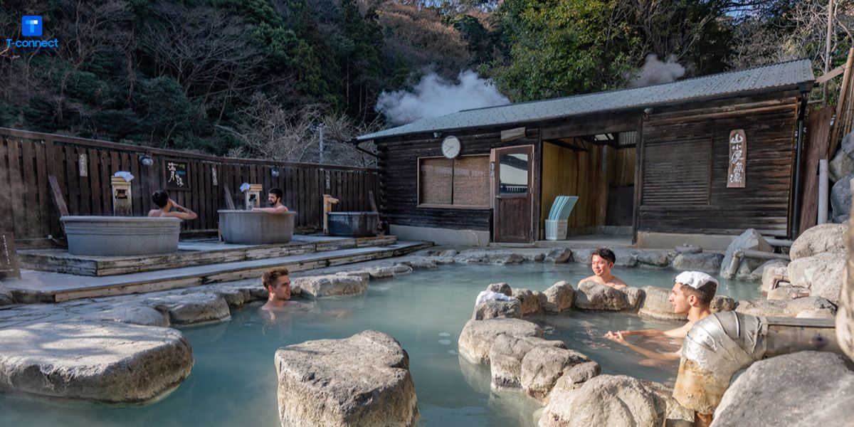 Đừng quên trải nghiệm tắm onsen vào mùa mưa ở Nhật nhé!