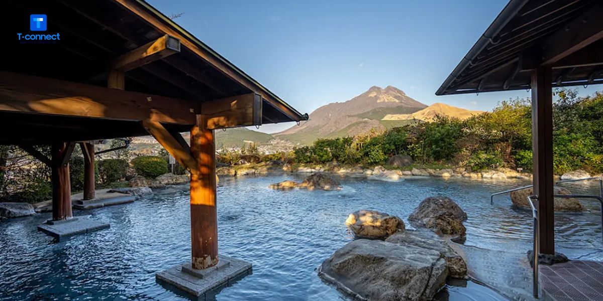 Tầm nhìn ra núi Yufu tuyệt đẹp khi tắm onsen tại Yufuin